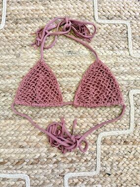 ACACIA Humuhumu top in Lipstick Crochet